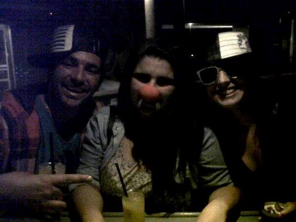 Pacitaperez's tweet photo. Tener de amigos a mis hermanos! ♪ ♫ ♪ http://t.co/qUlq6IvH