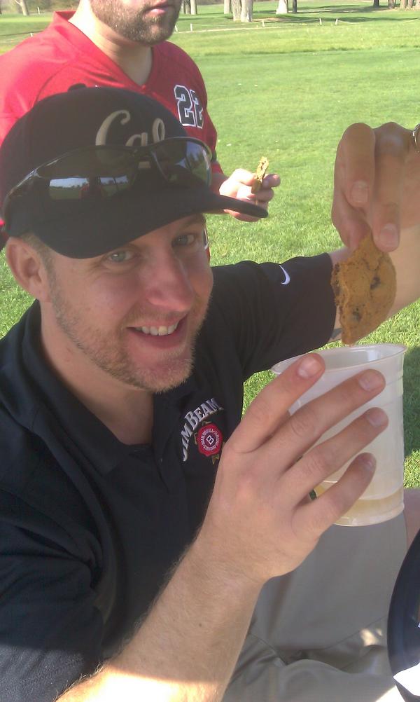 RickMinturn's tweet photo. @mattmeyer811 dunkin cookies in beer #HowWeDo #thit http://t.co/86cuwM9g