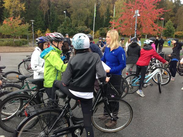 Dags för sexorna och sjuorna att bege sig ut på cykelorientering! #vibyskolan