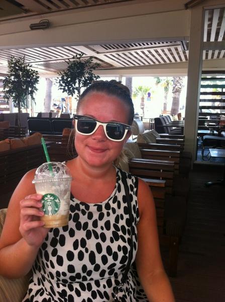 annaSLjohansson's tweet photo. Inleder shoppingturen i Larnaca med en iskall frappucino på Starbucks! http://t.co/s7Nk3mCO