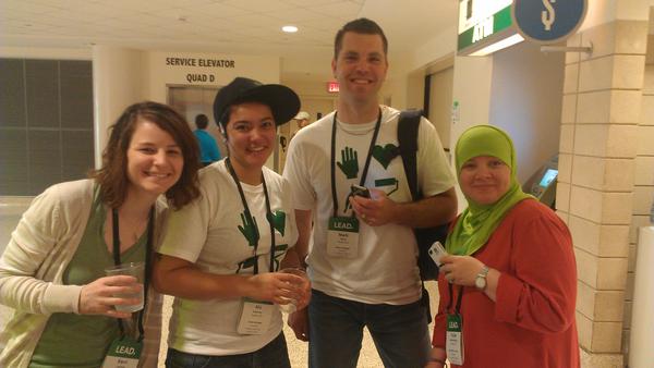 pzsa1's tweet photo. Excited partners! http://t.co/zBxL8Xfj