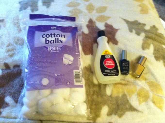 Painting my nails and getting my dose of drama in for the day, watching the @jerzathon 💅💁🍝 http://t.<a href="/tag/bejealous"class="tags"><span>#bejealous</span></a>