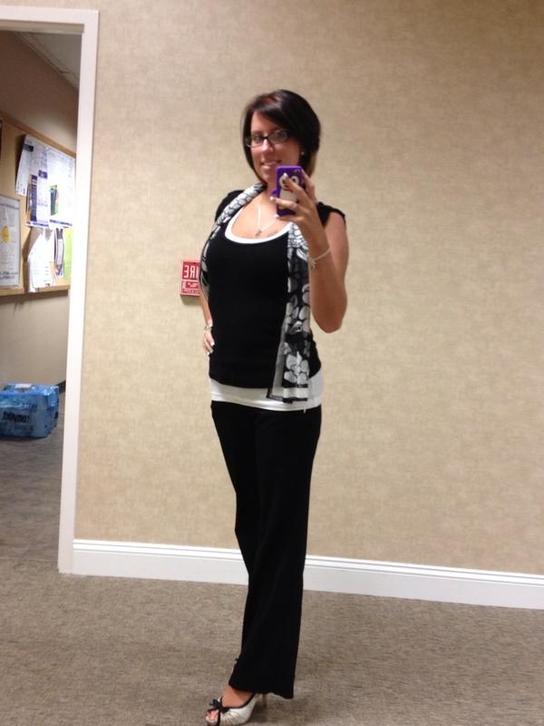 titanlinz's tweet image. #workstatus I wish it was #weekendstatus gonna get my #partyon #drinkingon #almost30