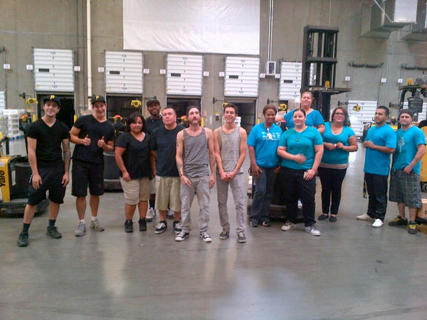 LeslieJanW's tweet photo. Twin day at the DC @nahaly9 @lizzieg_FnE @AmyEllis08 @ChristinaCabre1. #FEgreens http://t.co/q6wGzSHB