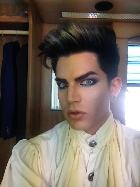 AdamLambertHelp tweet picture