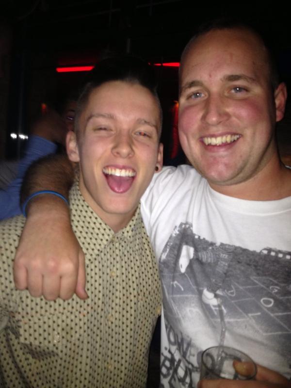 MattSozzy's tweet photo. @petewelch1991 #imwithbraders!!!! http://t.co/nSZWxpuz