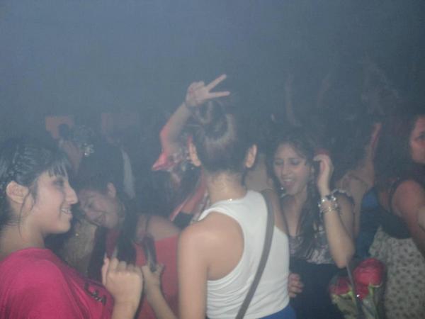 BrissyAlt's tweet photo. At a party, it's so fun to dance/88' ♥ http://t.co/empjWPHQ