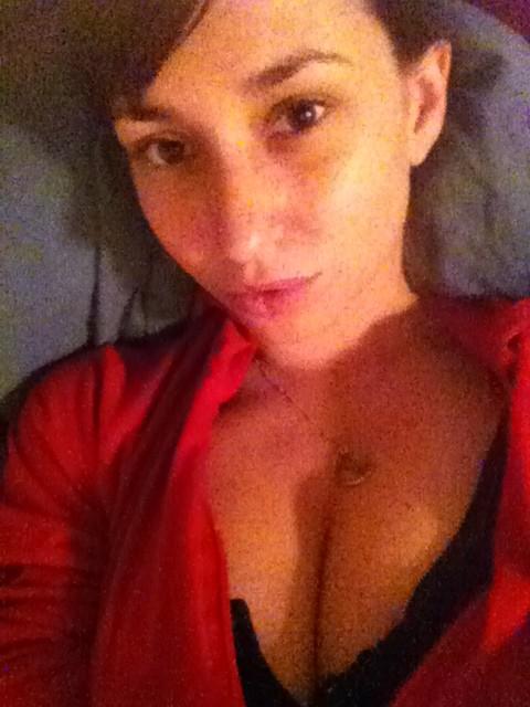 Cleavage and Elf ears. Nighty night my precious pervs. http://t.co/13w06Zsk
