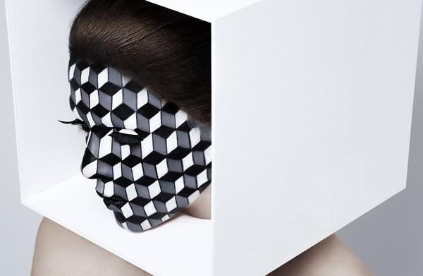 Thinkin' outside the box for my beauty shoot with @rankinphoto for his <a href="/HungerMagazine/">Hunger Magazine</a> issue3, out now! Thanks Rankin!!