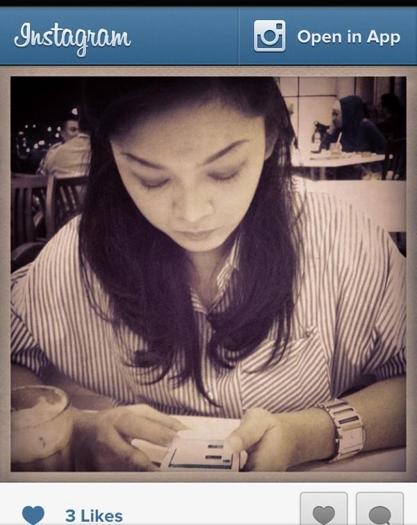 dewimayang's tweet photo. @SusiArief Boo! ini mba'nya lagi apa deh. hahayy.. 💁 http://t.co/0K8h2uAU