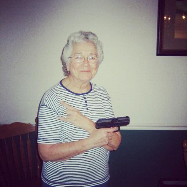 A4a8bz0CcAAI3_9.jpg:large