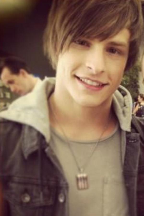 VaJayJayGang's tweet photo. RT if you love his smile :) http://t.co/dEfjqniu