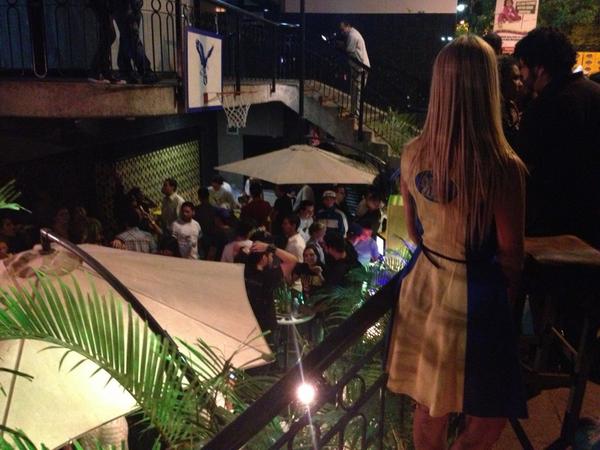 elteatrobar's tweet photo. #GarageZulia .. Entrada Libre .. Birras a bsF 10 ... Última Rumba de la Semana http://t.co/aST5Znhx