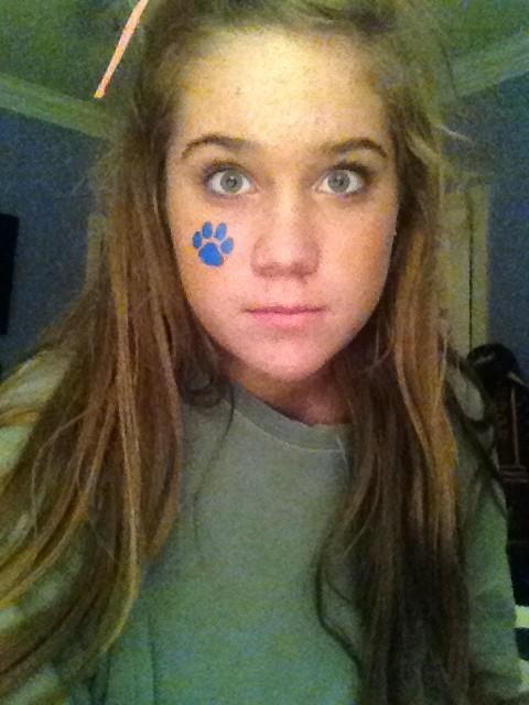 user0864's tweet image. Guess ill start my homework now..
#2tests #aproject #3papers #fwm