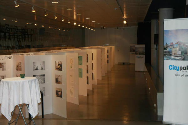 diffusecom's tweet image. Cannes utställning igår..En bild säger tusen ord..men hörde en del "jag fattar inte"...tur att vi var där till hands