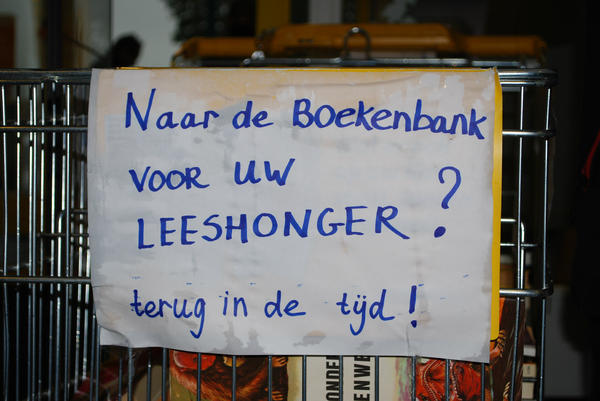 Een 'boekenbank' in plaats van een voedselbank... dat is wat rest na alle bezuinigingen! #biebhollandskroonmoetblijven