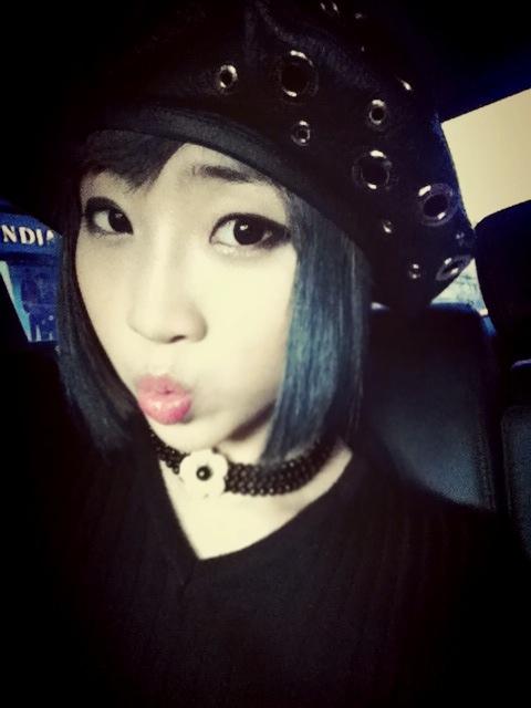 Hello #GlobalBlackjacks! <a href="/mingkki21/">Minzy</a> wants everyone to be careful during the season change! Don't catch a cold! ^_^