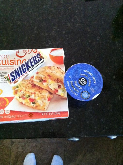 My lunch!! Yum :)🍫🍛🍧 http://t.co/dAaUuQSf<a href="/tag/bejealous"class="tags"><span>#bejealous</span></a>