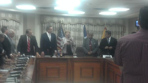 jvazquezag's tweet photo. @luisvegaramos @jrperello @agarciapadilla @Centro_Unido http://t.co/VZW4uO0M
