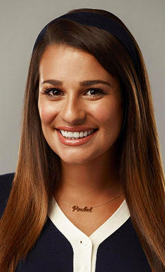 Brand new snaps of the new season of #Glee. #LeaMichele is really working her "Rachel" Necklace. She looks adorable!!