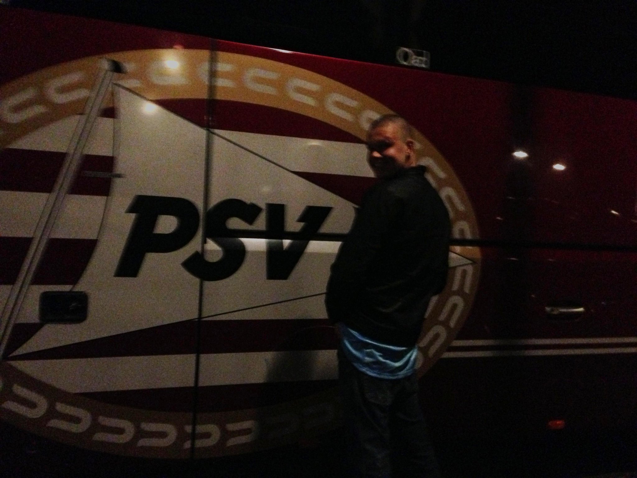 A4dpldQCEAAXM0q.jpg:large