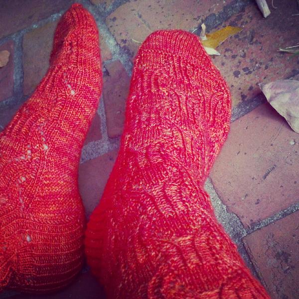 KatieKealohi's tweet image. Finished my #SFGiants themed socks! Any day with new socks is a good day. #CookieA #Mona #MadelineTosh #OrangeOctober