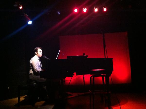 ChloeCahillNY's tweet image. @paultogethernow killing it on stage! Cc: @3EProductions @RiganoSongbook @davidrigano