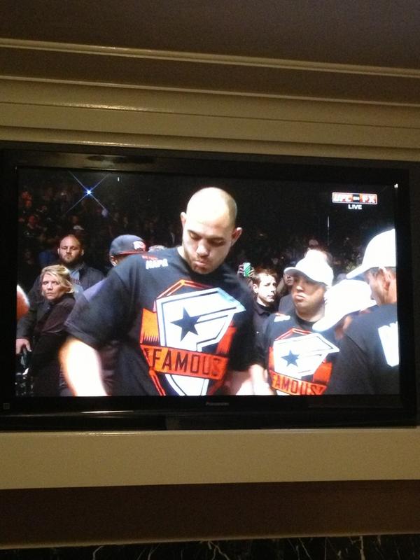 DJMRBEST's tweet image. “@travisbarker: Bout to watch the homie @travisbrowneMMA  do the damn thing.  #FamousFamily”