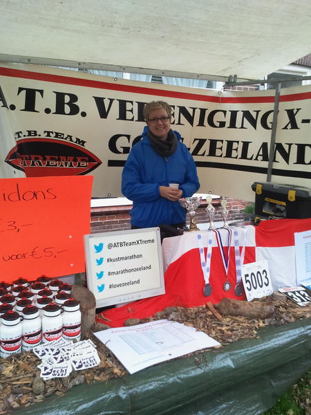 Onze infostand met koffie en thee voor de vrijwilligers en info over ons team. #marathonzeeland