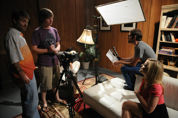 realTomByron's tweet photo. Director Sinister X @RobBlackProds rehearsing with @Alexis_Texas and @ChanelPreston #BirdsofPreyXXX @ExtremeENet http://t.co/j8BHSx0i