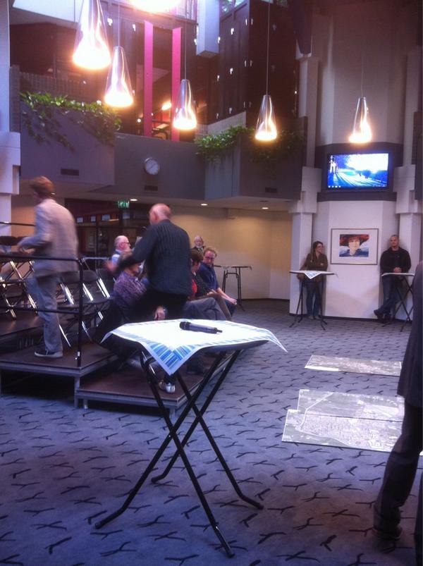 Gesprek gaat bijna van start. Er is nog plek. #Leveninleusden