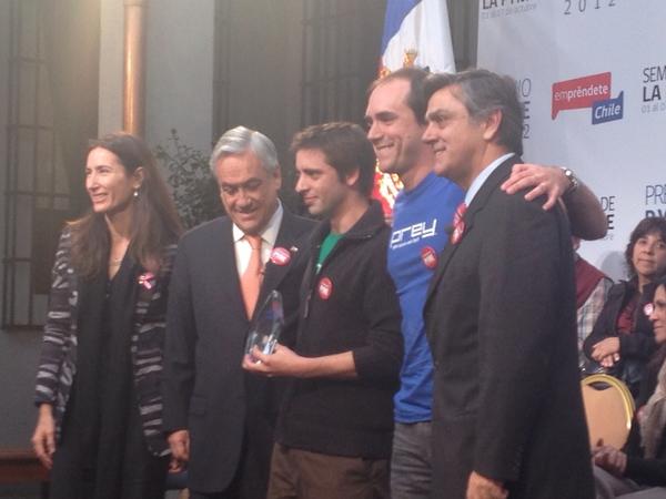 tv_mauricio's tweet photo. Felicitaciones al equipo de @preyproject y todos los ganadores del #PremioPyme2012 @Corfo http://t.co/RuAQAizg
