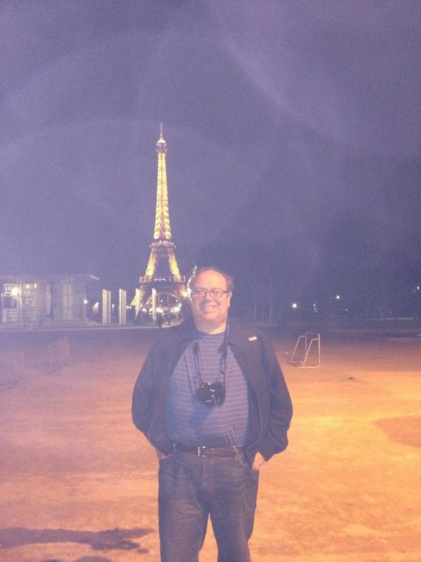 EyeDocDan's tweet photo. Danny  at the Eiffel Tower. http://t.co/MkHMD2Rr