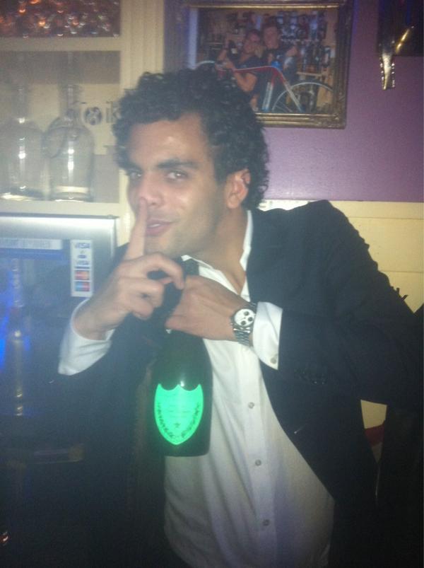 StucaJeff's tweet image. Blijft een ekte Marokaan... ;)) @clubSweetnl @CafeJijenIk