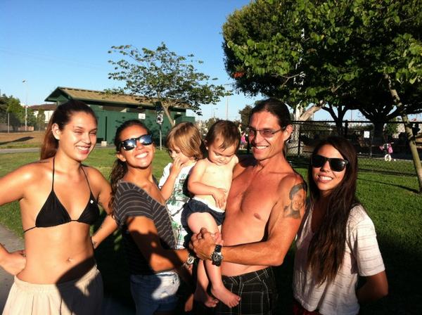 LizAngeles's tweet photo. Mario always surrounded by beauties and my shadow http://t.co/g9DzhOct