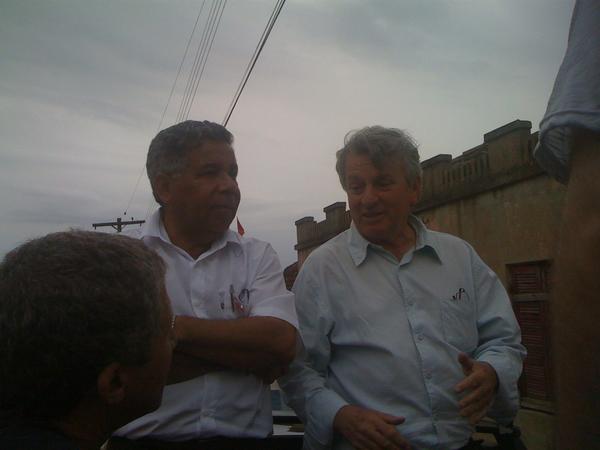 SimNosFaremos's tweet photo. Estamos esperando por vocês! http://t.co/Jn5bFnFK