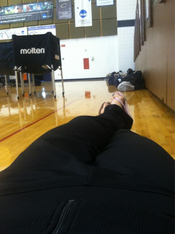 _HellOnTheHeart's tweet image. Totally passed out on the gym floor #Vbprobs
