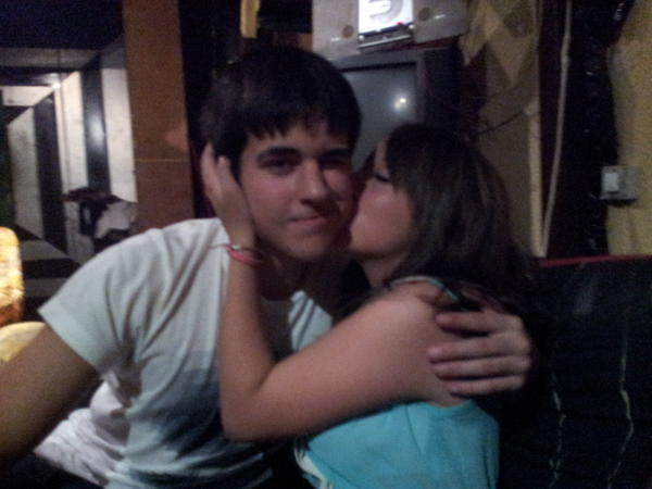 Esca_Lororo's tweet photo. Petando el cuarto con @Noe_asalto y @ @pablo96alf  vamos de chupitooooos http://t.co/0e0urgWG
