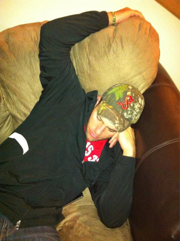 addielyn22's tweet image. @BBakes10 someone can't hang.... #firstoneout #embarrassing