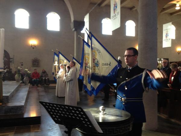 Vandaag is het #Bavodag! Viering in de kerk in #Angeren.