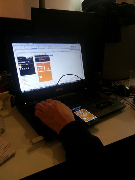 NFKey's tweet photo. Derniers reglages cote NFKey :) #bemyappnfc http://t.co/Y1AIMjBS