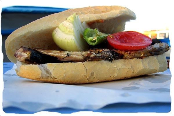 HireLocalGuide's tweet image. Ever tasted fish sandwich in Anadolu Kavağı? "Balık Ekmek" is one of the tastes you should check in Istanbul !