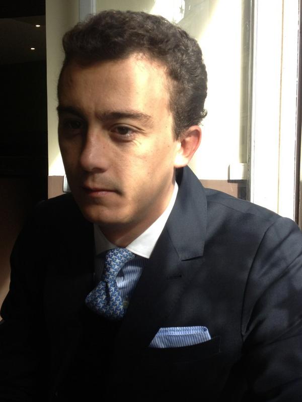 BernascaPaolo's tweet photo. @EugenioAmos la tua cravatta ha portato bene a Longchamp http://t.co/tNohnU0f