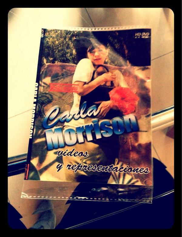 CarlaMorrisonmx's tweet photo. Que increíble la Lagunilla! Cortesía por el @soyelbenjy y hasta compramos un DVD mío pirata jajajaa" #ricodomingo http://t.co/zvwseRZe