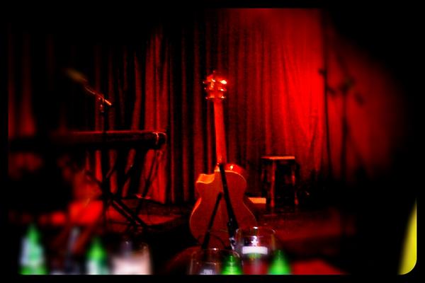 RMDL242's tweet photo. Just at the RoyalWood gig. Opening act was unreal. #DLMGY1 http://t.co/UOEKEpQf