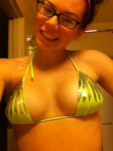 Do you see the boob tabling?!?! #boobies  #swimsuit #sexappeal #curvy  #nomakeup http://t.co/Y4Ydsvg