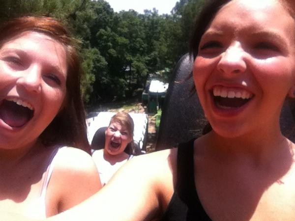 #TweetAPhotoThatDescibesYourFriendship @gabbbbsterrr__ <a href="/kelsiconley1/">Kelsi</a>