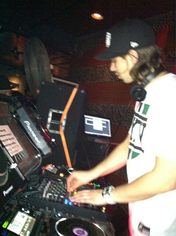 KeeQue's tweet photo. No big deal just Sonny Fuckin' Fodera @sonnyfodera http://t.co/XQuyVfcf