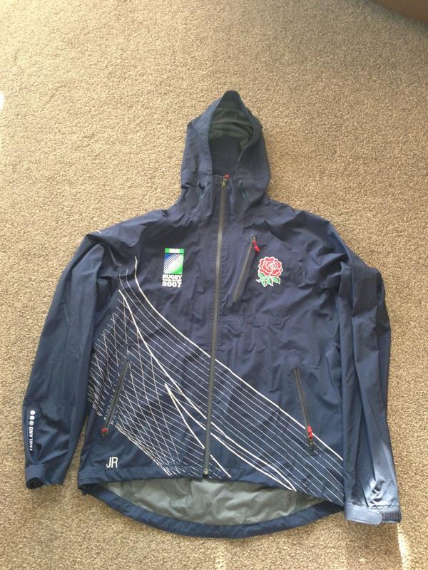 Jason15Robinson's tweet photo. Who wants this England 2007 W/Cup training jacket?? I will personalise it to you!  RT to win!
Early Xmas present! :-) http://t.co/r92Jp0RS
