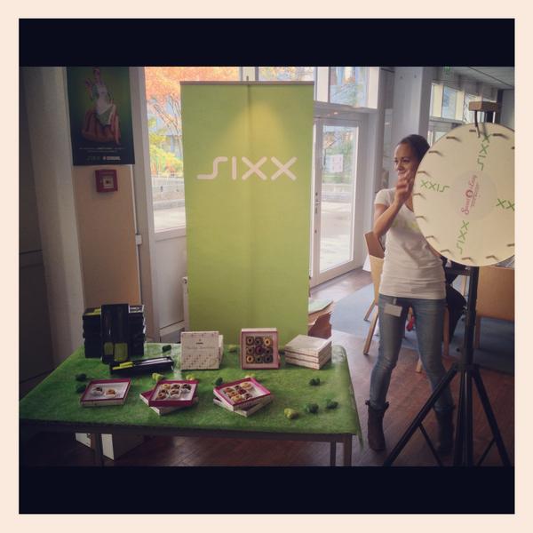 sixxTV's tweet photo. Wir haben das #Backfieber! Macht mit beim Gewinnspiel von #sixx &amp; @DerGugl! Die Infos gibt´s hier: http://t.co/pYPY9fkp http://t.co/ZqcohQqU